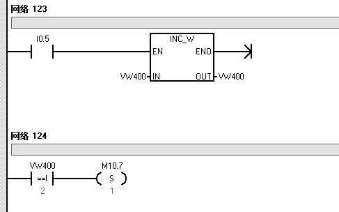 一旦I0.5是低电平，VW400的值即由1变为+0，而不是继续保持，这是怎么回事？
