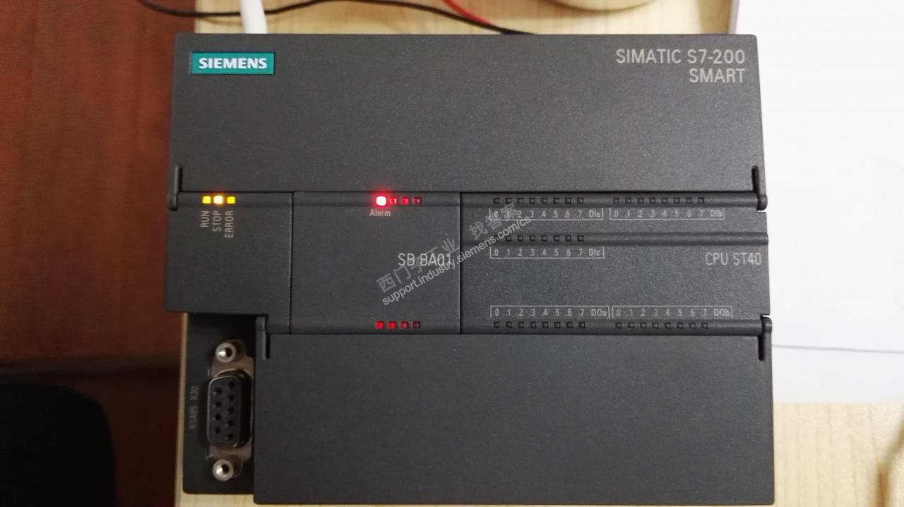 S7-200smart   PLC  电池板SB BA01(6ES7 288-5BA01-0AA0)上的Alarm灯亮是什么故障？